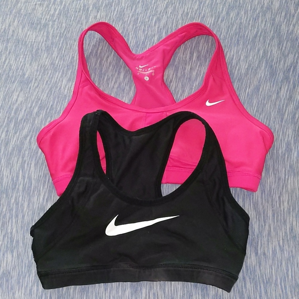 Nike sports bra lot